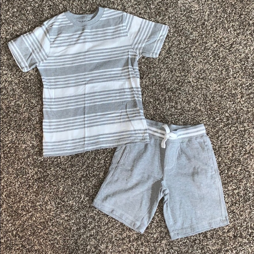 Like new, super soft Gymboree set!